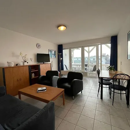 Appartementhaus Mit Balkon Im Ostseebad Hn *