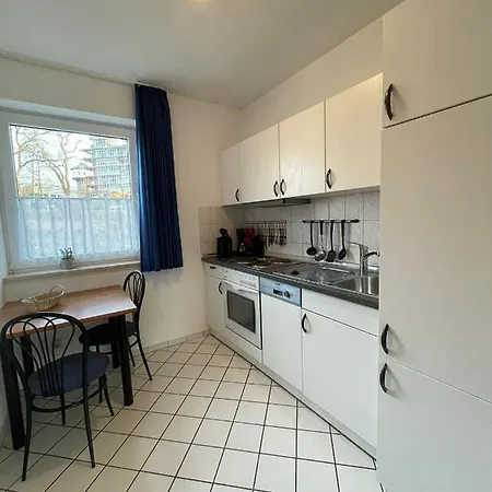 Appartementhaus Mit Balkon Im Ostseebad Hn