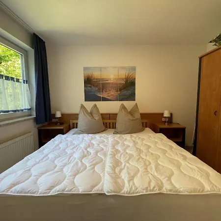 Appartementhaus Mit Balkon Im Ostseebad Hn Apartmán Goehren (Ruegen)