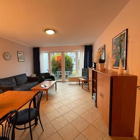 Appartementhaus Mit Balkon Im Ostseebad Hn