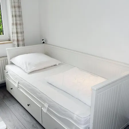 Appartementhaus Mit Balkon Im Ostseebad Hn * Goehren (Ruegen)