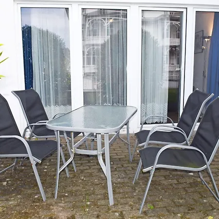 Appartementhaus Mit Balkon Im Ostseebad Hn