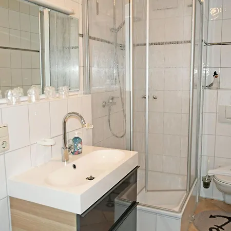 Appartementhaus Mit Balkon Im Ostseebad Hn Apartament *