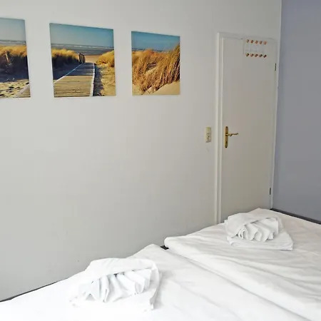 Appartementhaus Mit Balkon Im Ostseebad Hn Apartament *
